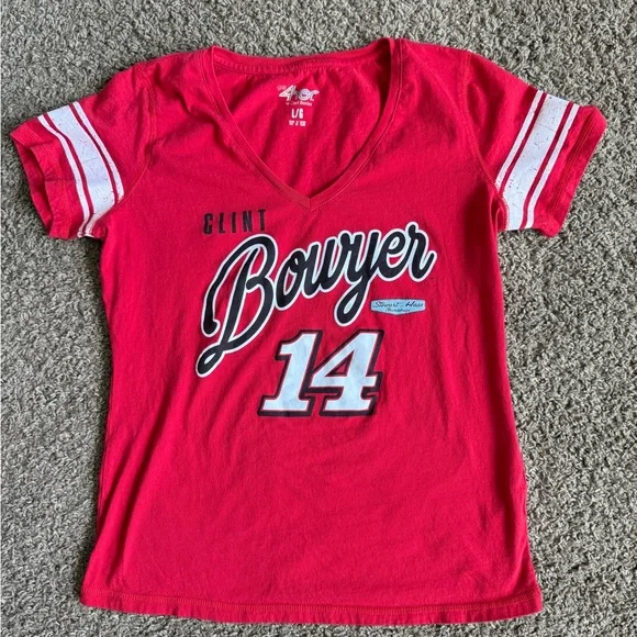 Women’s Size Large Red Clint Bowyer V-Neck T-Shirt - Picture 4 of 7